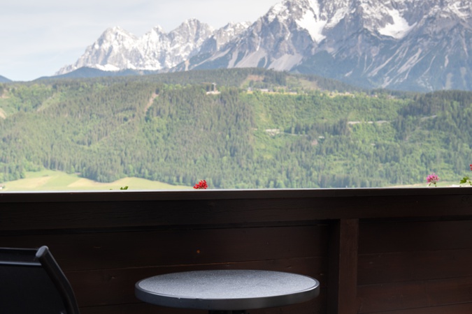 Blick vom Balkon Richtung Dachstein